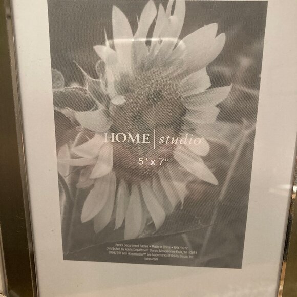 Home Studios Sage Greeen Silver Easel Back Picture Frame 5" X 7" New in Box - Picture 3 of 5